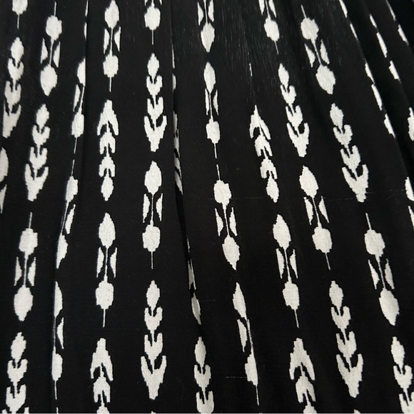 Garage Black and White Feather Design Skirt Elastic Waist Spring Summer Boho S - Picture 4 of 14